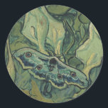 Vincent van Gogh - Grote Pauw Moth Ronde Sticker<br><div class="desc">Great Peacock Moth (1889) van Vincent van Gogh is een beeldende kunst stilleven post impressionisme natuur schilderij. Een insect, de Emperor Moth, in een voorjaarstuin met Calla Lily-bloemen en andere planten. Van Gogh noemde het een 'doodshoofdmot' en schilderde een schedel op de achterkant van zijn lichaam. Over de kunstenaar: Vincent...</div>