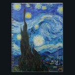 Vincent Van Gogh is de Sterrennacht Notitieboek<br><div class="desc">Dompel uzelf onder in de betoverende schoonheid van Vincent Van Gogh’s De Sterrennacht met deze hoogwaardige reproductie kunstprint. Bezit een stukje kunstgeschiedenis en laat de schittering van Van Goghs meesterwerk uw omgeving verlichten.</div>