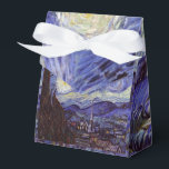 Vincent Van Gogh Sterrennacht  Fine Art Bedankdoosjes<br><div class="desc">Vincent van Gogh Sterrennacht Fine Art Painting Sterrennacht is een schilderij van de Nederlandse postpressionist Vincent van Gogh. De blauwe nachtelijke hemel is gevuld met ronddraaiende wolken, sterren en een heldere halve maan. De Sterrennacht is de enige nocturne in de reeks uitzichten uit zijn slaapkamerraam. Beweging: Post-Impressionisme. Prachtige artistieke decoratieve...</div>