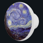 Vincent Van Gogh Sterrennacht  Fine Art Keramische Knop<br><div class="desc">Vincent van Gogh Sterrennacht Fine Art Painting Sterrennacht is een schilderij van de Nederlandse postpressionist Vincent van Gogh. De blauwe nachtelijke hemel is gevuld met ronddraaiende wolken, sterren en een heldere halve maan. De Sterrennacht is de enige nocturne in de reeks uitzichten uit zijn slaapkamerraam. Beweging: Post-Impressionisme. Prachtige artistieke decoratieve...</div>