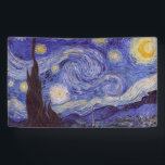 Vincent Van Gogh Sterrennacht  Fine Art Spandoek<br><div class="desc">Vincent van Gogh Sterrennacht Fine Art Painting Sterrennacht is een schilderij van de Nederlandse postpressionist Vincent van Gogh. De blauwe nachtelijke hemel is gevuld met ronddraaiende wolken, sterren en een heldere halve maan. De Sterrennacht is de enige nocturne in de reeks uitzichten uit zijn slaapkamerraam. Beweging: Post-Impressionisme. Prachtige artistieke decoratieve...</div>