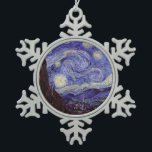 Vincent Van Gogh Sterrennacht  Fine Art Tin Sneeuwvlok Ornament<br><div class="desc">Vincent van Gogh Sterrennacht Fine Art Painting Sterrennacht is een schilderij van de Nederlandse postpressionist Vincent van Gogh. De blauwe nachtelijke hemel is gevuld met ronddraaiende wolken, sterren en een heldere halve maan. De Sterrennacht is de enige nocturne in de reeks uitzichten uit zijn slaapkamerraam. Beweging: Post-Impressionisme. Prachtige artistieke decoratieve...</div>
