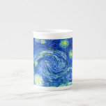 vincent van gogh sterrennacht porselein kop<br><div class="desc">Van Gogh's beroemde schilderij,  "De Sterrennacht". Van Gogh schilderde tijdens zijn verblijf in het asiel van Saint Remy in de jaren tachtig de rolheuvels en de cyperbomen die hij uit zijn raam zag.  Digitaal verbeterd door PixDezines.  Copyright © 2008-2016 PixDezines.com™ en PixDezines™ op zazzle.com. Alle rechten voorbehouden.</div>