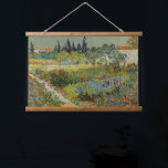 Vincent Van Gogh  tuin in Arles Hangend Wandkleed<br><div class="desc">Een charmante afdruk van 'Garden at Arles', een olie op schilderij van doek, gemaakt in 1888 door Vincent van Gogh. Vincent van Gogh (1853 - 1890) was een Nederlandse Post-Impressionistische schilder die in iets meer dan tien jaar ongeveer 2.100 schilderijen creëerde, waaronder ongeveer 860 olieschilderijen, waarvan de meeste werden gemaakt...</div>