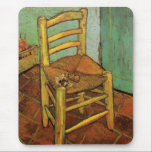 Vincent's stoel met zijn pijp van Vincent van Gogh Muismat<br><div class="desc">Vincent's stoel met Zijne Pipe van Vincent van Gogh is een kunstpost van impressionisme, die nog steeds een schilderij is met van Gogh&#39's houten stoel met een wickerstoel, zijn tabak en pijp bij zijn huis in Arles, Frankrijk (het Gele Huis). Over de kunstenaar: Vincent Willem van Gogh was een Post...</div>