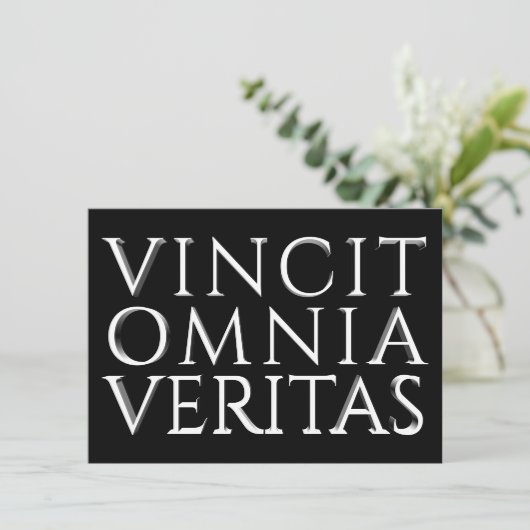 VINCIT OMNIA VERITAS - Licht (Staand voorkant)