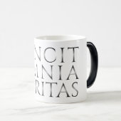 VINCIT OMNIA VERITAS - Licht Magische Mok (Voorkant rechts)