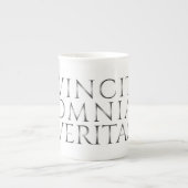 VINCIT OMNIA VERITAS - Licht Porselein Kop (Voorkant)