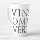 VINCIT OMNIA VERITAS - Light Latte Mok (Linkerhoek)
