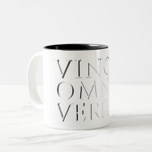 VINCIT OMNIA VERITAS - Light Two-Tone Coffee Mok (Voorkant links)