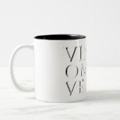 VINCIT OMNIA VERITAS - Light Two-Tone Coffee Mok (Links)