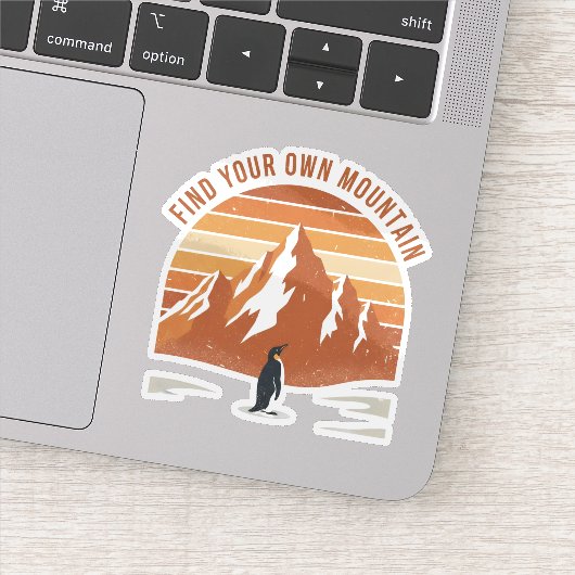 Vind Je Eigen Berg - de inspirerende pinguïn Sticker (Detail)