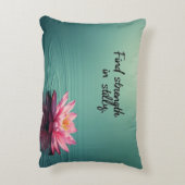 Vind kracht in stilte - Inspirerend Accent Kussen (Achterkant (Verticaal))