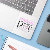 Vind Me Bij De Zwem Team Quote Sticker (Laptop met iPhone)