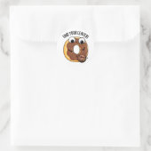 Vind uw Centrum Grappig Donut Pun Ronde Sticker (Tas)