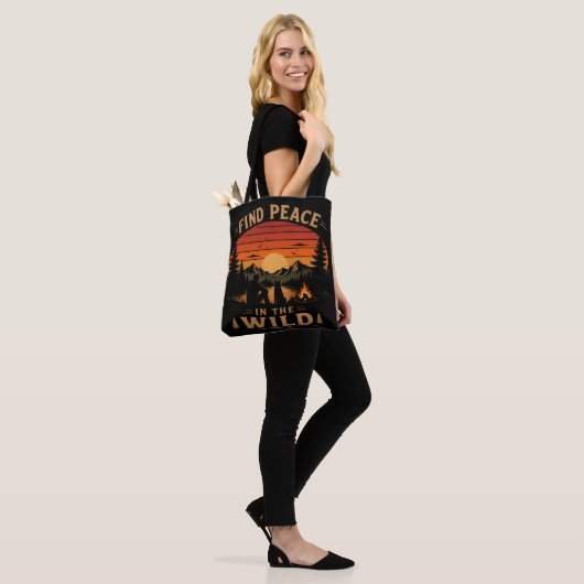Vind vrede in de wildernis tote bag (Op model)