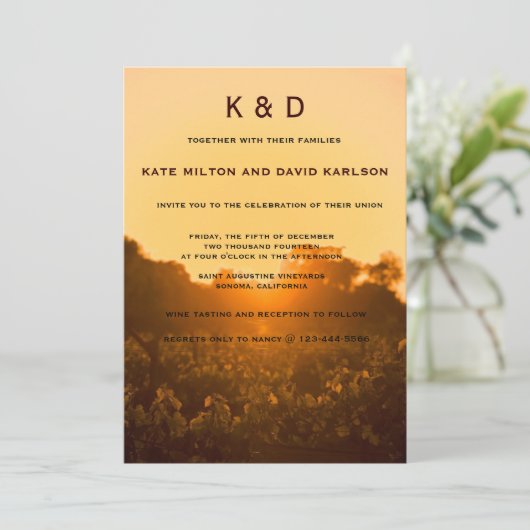Vineyard Sunset Winery Wedding Invitation Kaart (Staand voorkant)