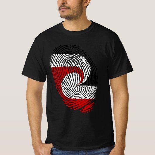 vingerafdrukken onder Maori-vlag T-shirt (Voorkant)