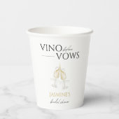 Vino voor Vows White Magnolia Vrijgezellenfeest Papieren Bekers (Achterkant)