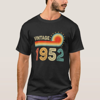 Vintage 1952 70Th Birthday Gift Men Women 70 Years T-shirt