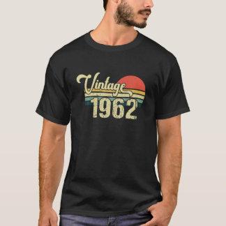 Vintage 1962 60Th Birthday 60 Years Old Legend Gif T-shirt
