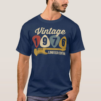 Vintage 1976 Birthday Retro Guitar 46th Birthday P T-shirt
