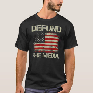 Vintage Amerikaanse vlag Defund The Media (op acht T-shirt