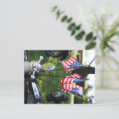 Vintage auto en American Flag briefkaart (Staand voorkant)