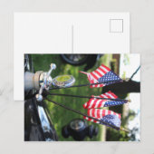 Vintage auto en American Flag briefkaart (Voorkant / Achterkant)