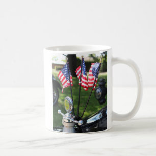 Vintage-auto en Amerikaanse vlag-mok Koffiemok