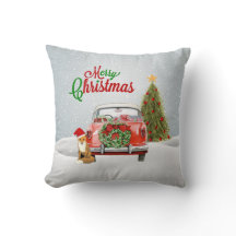 Vintage-auto geparkeerd door kerstboom en vosseneg