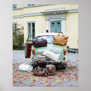 Vintage-auto met veel bagage poster