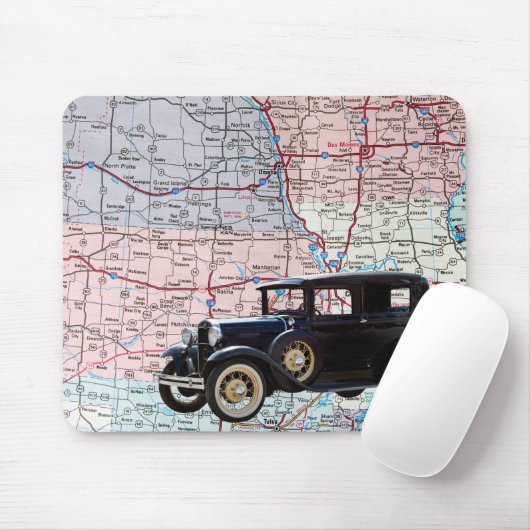 Vintage-auto op wegenkaart muismat (Met muis)