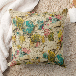 Vintage bloemencollage met verouderde papierstruct kussen