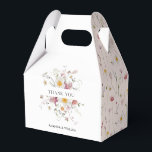 Vintage Bloemige Dankjewel Bedankdoosjes<br><div class="desc">Breng tijdloze charme naar je evenement met deze vintage bloemige favorietendozen. Met een prachtig ontworpen patroon van handgeschilderde bloemen in zacht roze, wit en geel zijn ze perfect om een elegante, gezellige touch toe te voegen aan bruiloften, feestjes of speciale vieringen. Een stijlvolle en charmante manier om je cadeaus en...</div>