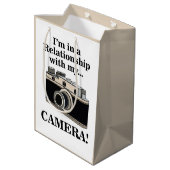 Vintage Camera Funny Photographer Birthday Medium Cadeauzakje (Achterkant Gekanteld)