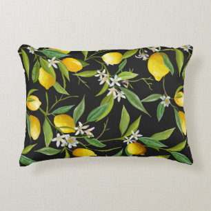 Vintage citroenvruchten en bloemen op donkere onde accent kussen