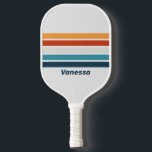 Vintage Distel over Strepen met Naam Pickleball Paddle<br><div class="desc">Vintage Thistle Across Striping met naam Pickleball Paddle straalt zachte, elegante energie uit en combineert gedempte paarse tinten met vloeiende patronen die beweging en ritme op het veld suggereren. Het verfijnde ontwerp brengt persoonlijkheid en flair naar elke rally en verandert elke wedstrijd in een geestdriftige uiting van individualiteit. Perfect voor...</div>
