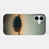 Vintage Eiland bij Zonsondergang iPhone 16 Hoesje (Achterkant horizontaal)