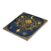 Vintage Elegantie Mystieke Goud Hemels Monogram Tegeltje (Zijkant)