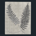 Vintage Ferns Puzzel<br><div class="desc">Fern-studie III van Vision Studio. Biedt twee  uitziende veertjes tegen een antiek achtergrond.</div>
