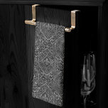 Vintage Fleur de Lis | Zwarte Silver Grunge Damask Theedoek<br><div class="desc">#abstractart Grandeur modern hedendaags kunstdeco geïnspireerd design in een romantisch jacquard brocade fleur de lis damask fabric-patroon komt tegemoet aan de noodlijdende 90-glansstijl met deze donkere houtskool zilver grijs New Orleans Franse Quarter-siermengoonleeuwen op een minimale zwarte achtergrond. Deze gemengde barokgradiënt voegt de perfecte pop van pizazz toe. Voor aanpassingen, coördinerende...</div>