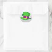 Vintage Groene leprechaun pet met shamrock Ronde Sticker (Tas)