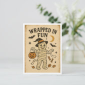 Vintage Halloween Wrapped in Fun Briefkaart (Staand voorkant)