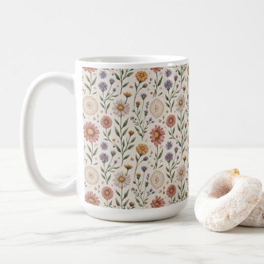 Vintage Hand-Drawn Wildflowers Patchwork Seamless Koffiemok (Met donut)