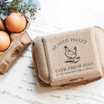 Vintage Hen | Naam en adres Boerderij land Rubberstempel<br><div class="desc">De zelfinkende stempel van de landskic is perfect voor je boerderij,  ranch of eierbedrijf. Het ontwerp kenmerkt een  geëtste stijlhen of kippenillustratie,  met twee lijnen van douanetekst en één extra lijnen voor uw bedrijfsadres of terugkeeradres.</div>