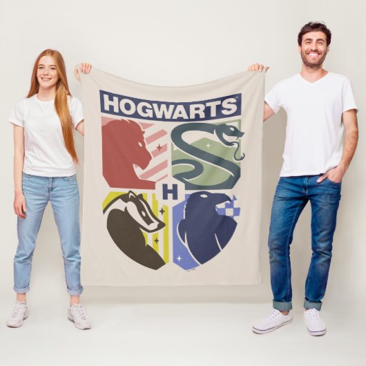 Vintage HOGWARTS™ Gestempeld Wapenembleem Fleece Deken (In situ)