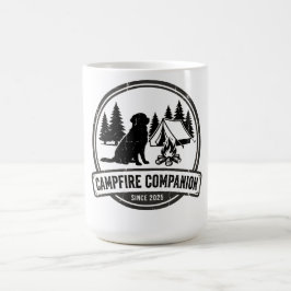 Vintage hond kamperen - kampvuur metgezel retro koffiemok