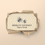 Vintage Honeycomb Honeybee Honey Apiary Bee Boerde Visitekaartje<br><div class="desc">bijen inspireerde visitekaartjes met een rustige burlap-honingraatachtergrond,  handgetekende bijen en een eenvoudige sjabloon om je te personaliseren. Perfecte visitekaartjes voor een imker,  bijenwasser,  honingverkoper,  bijenvlees,  boerderij en nog veel meer beroepen.</div>