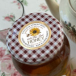Vintage honingbijenetiket met handvat rauw ronde sticker<br><div class="desc">Het centrale ontwerp heeft een zonnebloempitatie en waterverf honingbij op een witte achtergrond. Gouden verlooprand. Personaliseer met uw bijenstal naam, adres en honing beschrijving (rauw, met de hand gebotteld, enkele bron etc.). Neem ook uw nettogewicht honing op. Gemeenschappelijke honing netto gewicht conversies: 8oz (227g), 12oz (340g), 16oz (454g), 32oz (907g),...</div>